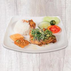 Ayam Gledek   Nasi