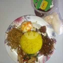 Nasi Kuning Telur Es Tea