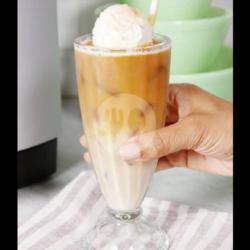 22 Oz Milkshake Float ( With Ice Cream )