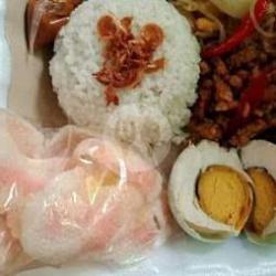 Nasi Uduk Telur Asin