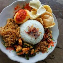 Nasi Gurih Telor