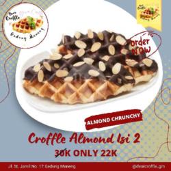 Croffle Almond Isi 2