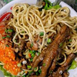 Mie Ayam Ceker Porsi Kenyang