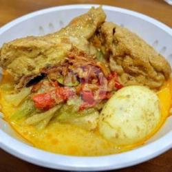 Lontong Sayur Spesial (opor Ayam , Telor Dan Tahu)