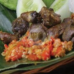 Nasi Penyetan Ati Rempela  Tahu Tempe  Lalapan