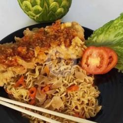 Mie Goreng Ayam Geprek