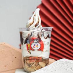 Chocolate Lucky Sundae