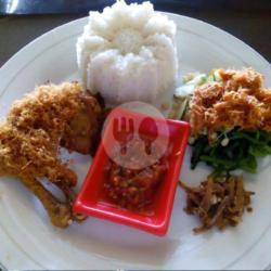 Paket Nasi Kluban Ayam Pejantan Goreng