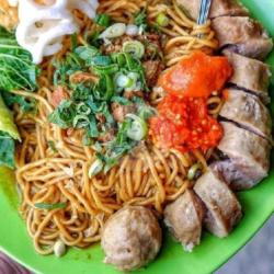 Mieago Bakso (mie Ayam Goreng Bakso)