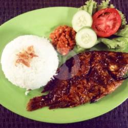 Nasi Lalapan Nila Bakar Wijen