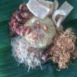 Nasi Kuning Ayam Goreng