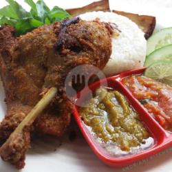 Nasi Bebek Goreng   Es Teh