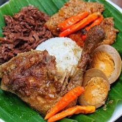 Nasi Gudeg Sambel Goreng   Tahu