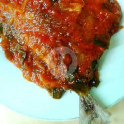 Ikan Cuwe Saus Padang