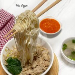 Mie (yamien) Ayam Pangsit