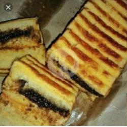 Roti Bakar Coklat   Nanas   Blueberry