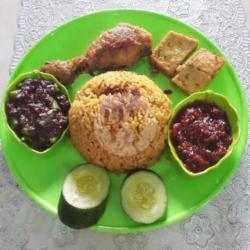 Nasi Minyak Samin Ayam Goreng.