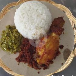 Nasi Ayam(paha) Serundeng Sambel Ijo