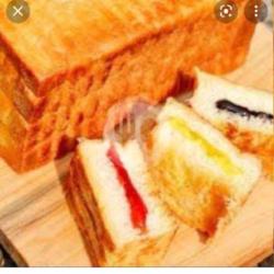 Roti Bakar Stoberi Vanila Coklat