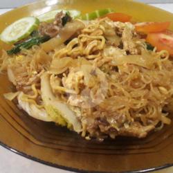 Kwetiaw Goreng Campur Bihun