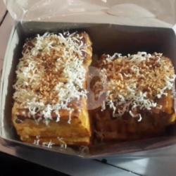 Keju Coklat Kacang