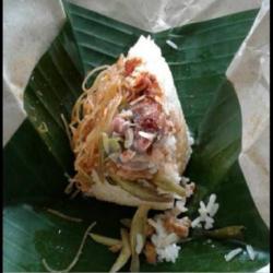 Nasi Bungkus 1 Tempe(gorengan) 1 Teh Panas/dingin/tawar