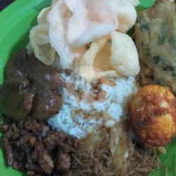 Paket Nasi Uduk Bakwan   Jengkol   Telor Balado