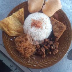 Paket Telor Dadar (semur Tahu/bakwan)