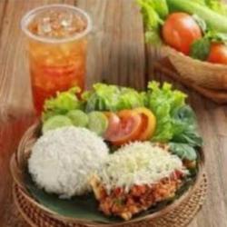 Nasi Ayam Gepuk Keju   Es Th Manis