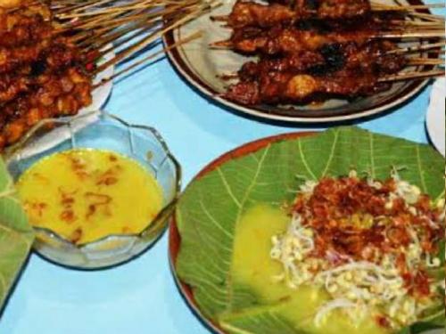 Nasi Goreng Sate Ayam Pecel Blora (Dapur Simbok Ns) Pigura Taman Denggung