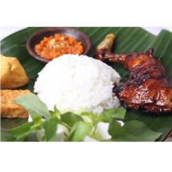 Nasi Ayam Terbakar Pake Tahu