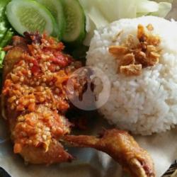 Nasi Lalapan Ayam Lunak Marinasi