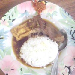 Nasi Semur Lidah Pedas