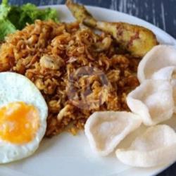 Nasi Goreng Telur Campur   Ayam Goreng