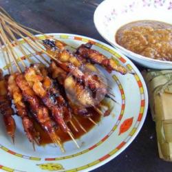 Sate Ayam Khas Ambal   Ketupat