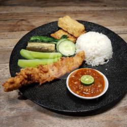 Nasi Tempong Ikan Dori Tepung