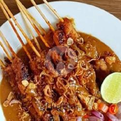 10 Sate Ayam Kulit Bumbu Kacang