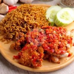 Mie Goreng Ayam Geprek Cabe Caplak