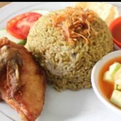 Nasi Kebuli Ayam Goreng   Es Teh Manis