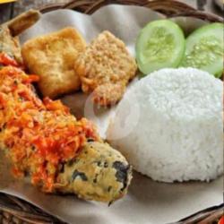 Nasi Lele Geprek Crispy Sambal Merah