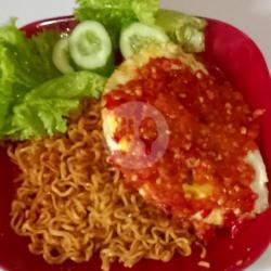 Mie Goreng Pedas Dengan Telor Sambel Geprek