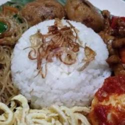 Nasi Uduk Perkedel Telor