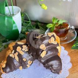 Croissant Choco Almond