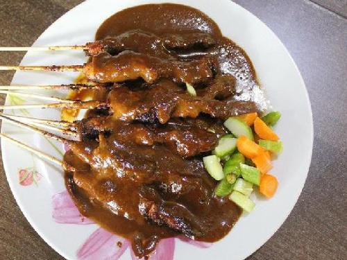 Sate Madura Cak Doni, Stasiun Klari