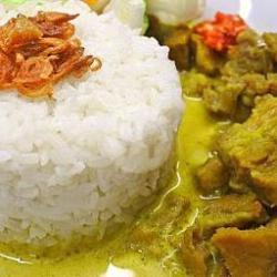 Nasi Rames Gule Daging Sapi Kentang