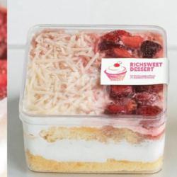 Strawberry Cheese Dessert Box Medium