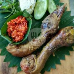 Kepala   Leher Bebek Goreng Rempah