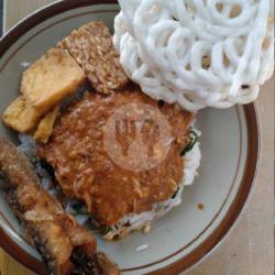 Nasi Pecel Ikan Lele