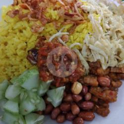 Nasi Kuning Plus Toping