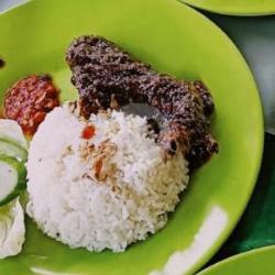 Nasi Bebek Paha (atas)pedas Bumbu Item